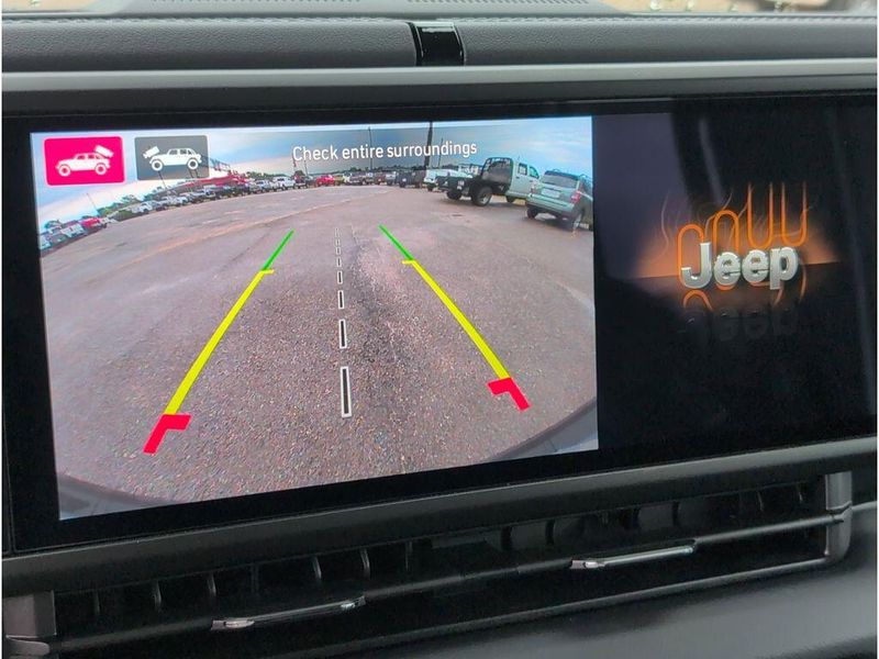 New 2025 Jeep Wrangler 4-door SaharaImage 16