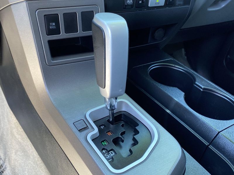 Used 2011 Toyota Sequoia LtdImage 25