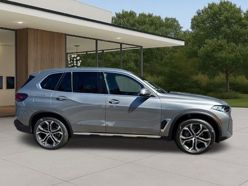 New 2026 BMW X5 sDrive40iImage 7