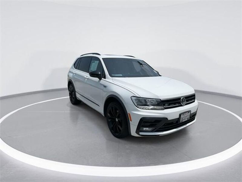 2021 Volkswagen Tiguan 2.0T SE R-Line BlackImage 2