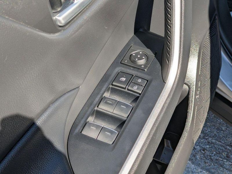 2023 Toyota RAV4 XLEImage 19