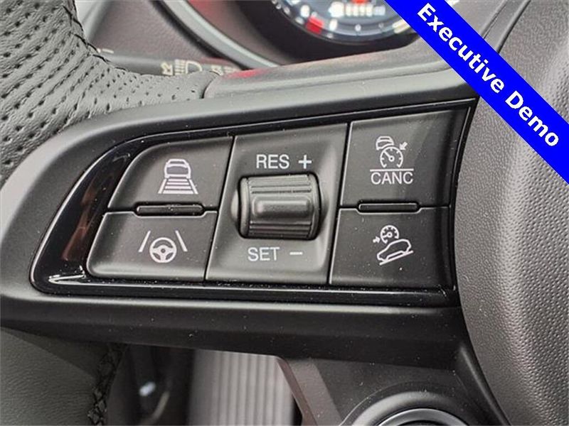 2025 Alfa Romeo Stelvio Image 17