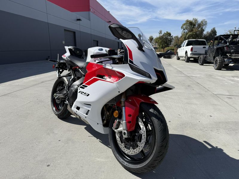New 2025 Yamaha YZF-R9 Image 4