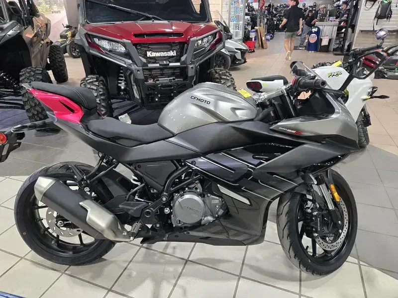 NEW 2026 CFMOTO 300SS Image 2