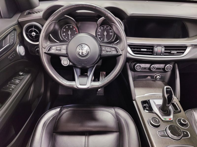 2023 Alfa Romeo Stelvio Ti Premium AWD w/Activ AsstImage 23