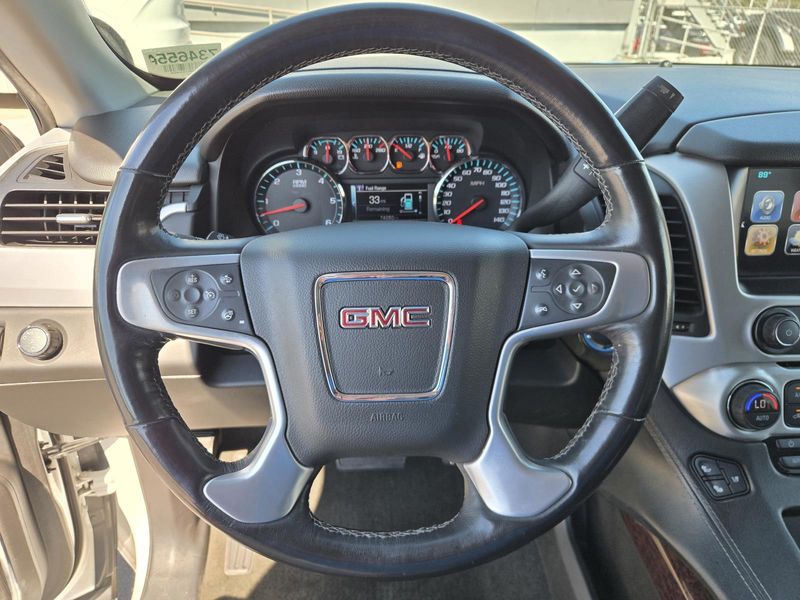 Used 2017 GMC Yukon 2WD 4dr SLT