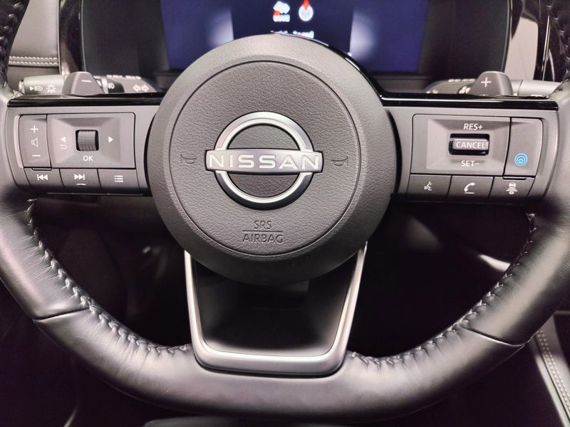 2023 Nissan Pathfinder Platinum V6 AWD BlackImage 35