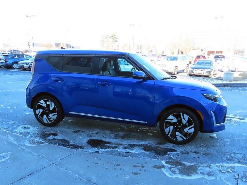 2024 Kia Soul GT-LineImage 3