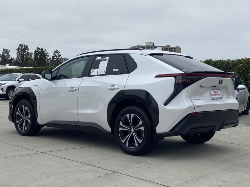 New 2025 Toyota bZ4X XLEImage 5