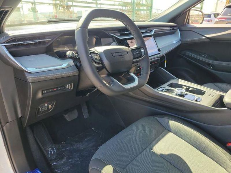 New 2026 Jeep Cherokee Laredo 4x4
