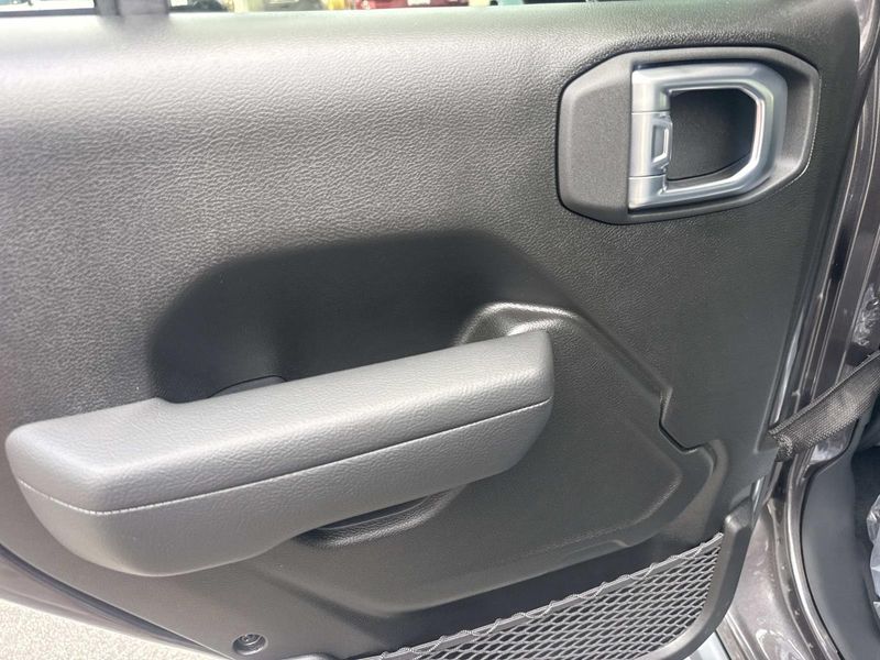 New 2026 Jeep Wrangler 4-door Rubicon