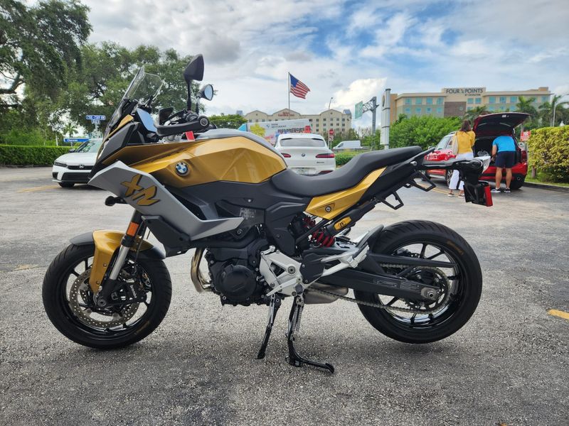 2021 BMW F 900 XR Image 5