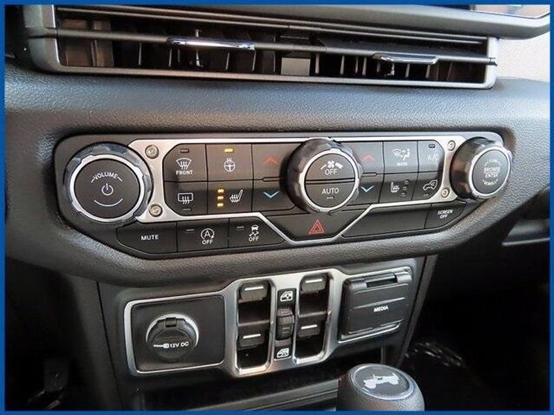 New 2025 Jeep Wrangler Sport SImage 18