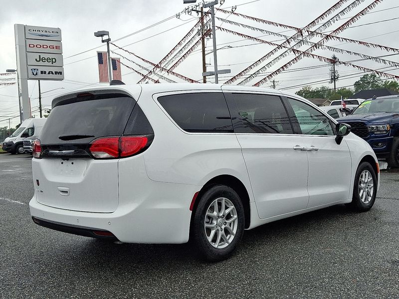 2026 Chrysler Voyager LX photo 3