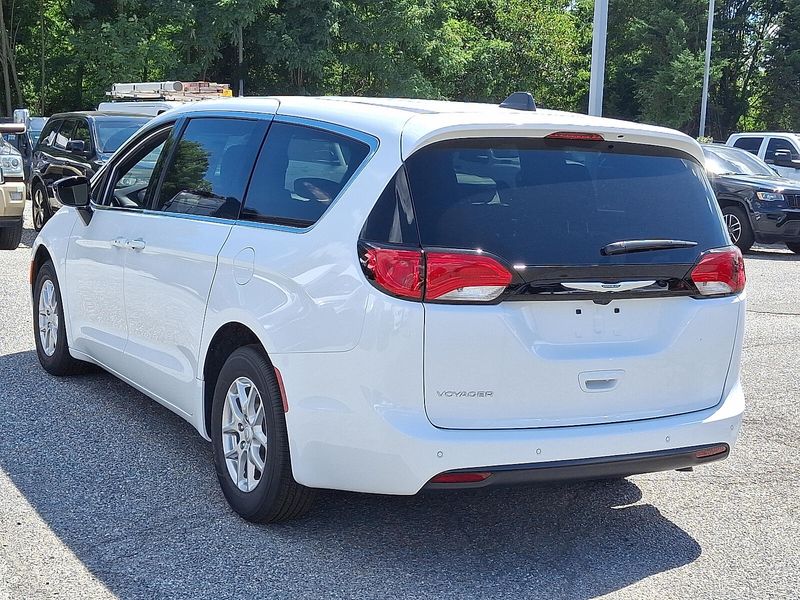 2026 Chrysler Voyager LX photo 3