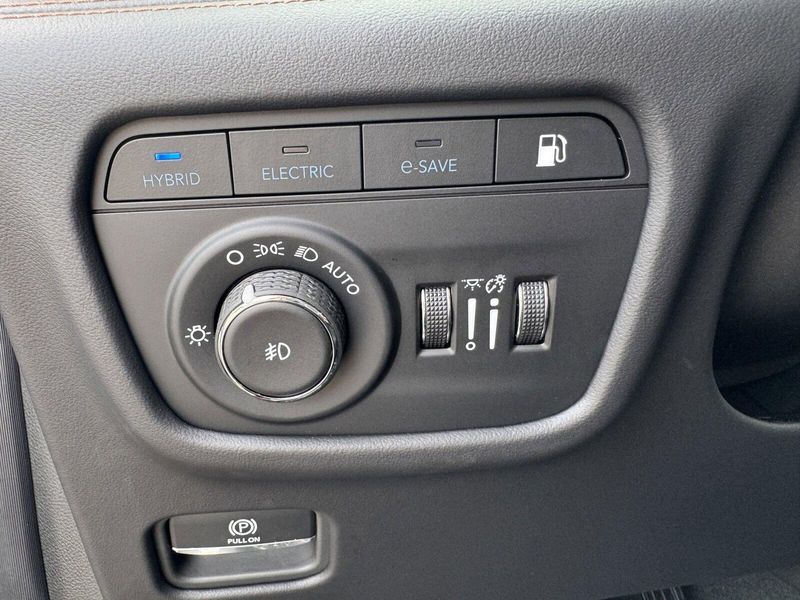 2024 Jeep Grand Cherokee 4xe Summit ReserveImage 29