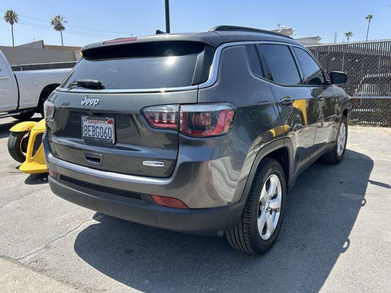 Used 2018 Jeep Compass LatitudeImage 3