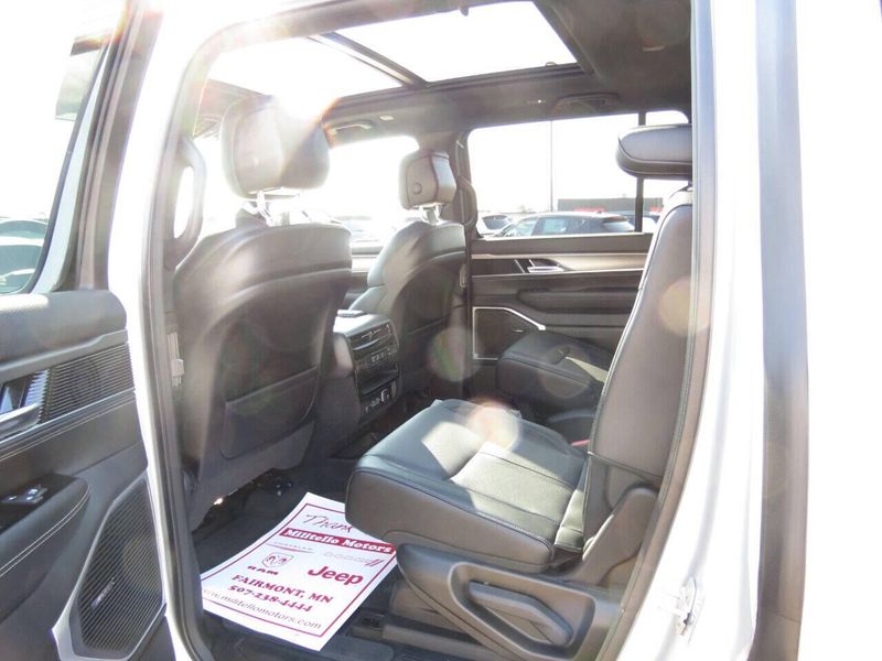 2024 Wagoneer Wagoneer Carbide 4x4Image 22
