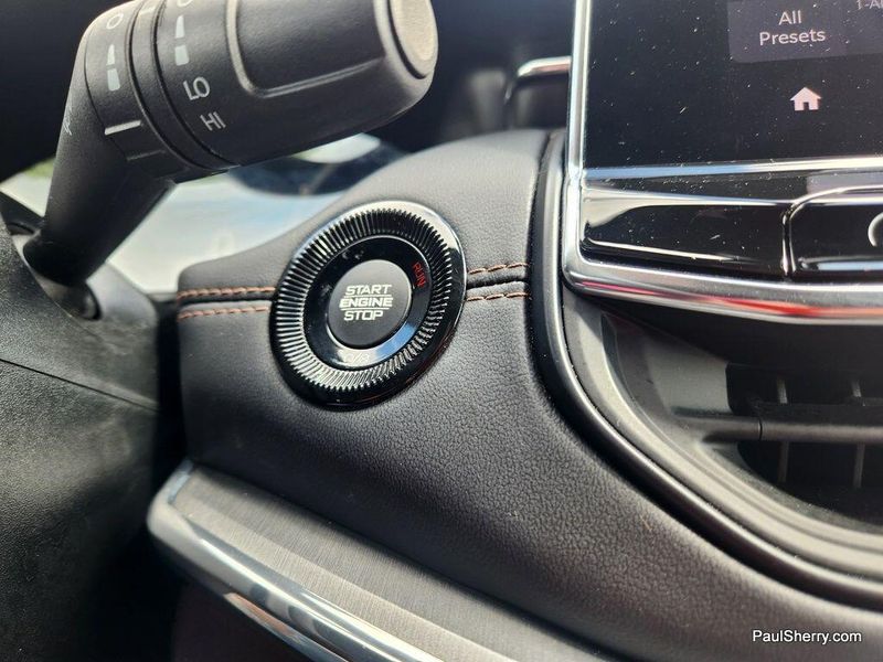 2022 Jeep Compass (RED) EditionImage 32