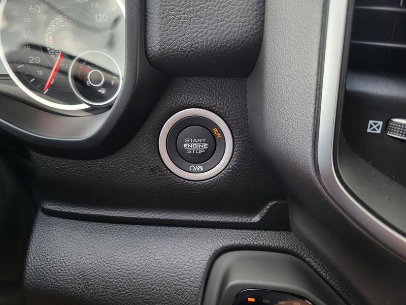 2025 RAM 1500 Lone Star Crew Cab 4x4 5