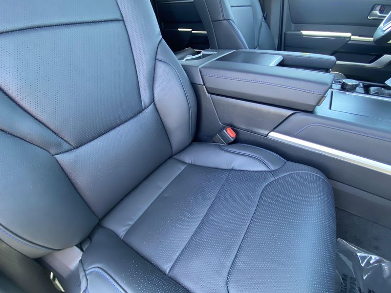 2025 Toyota Tundra PlatinumImage 11