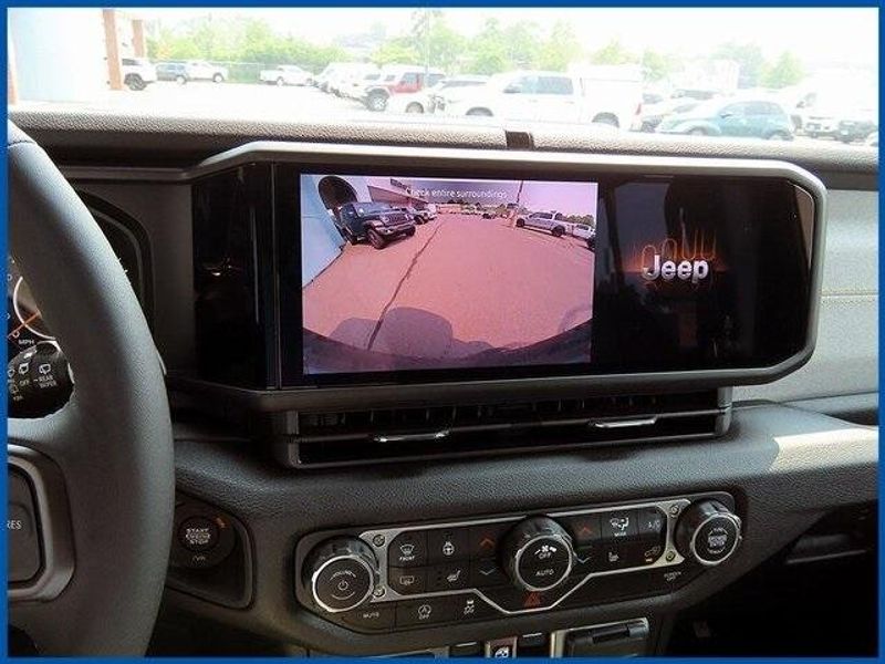 New 2025 Jeep Wrangler Sport SImage 19