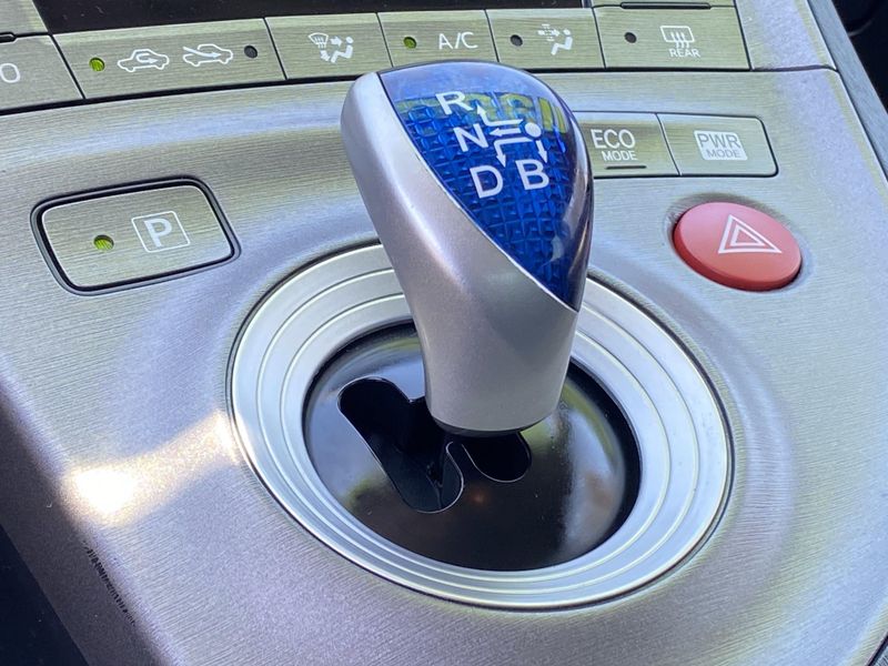 2014 Toyota Prius Plug-In AdvancedImage 24