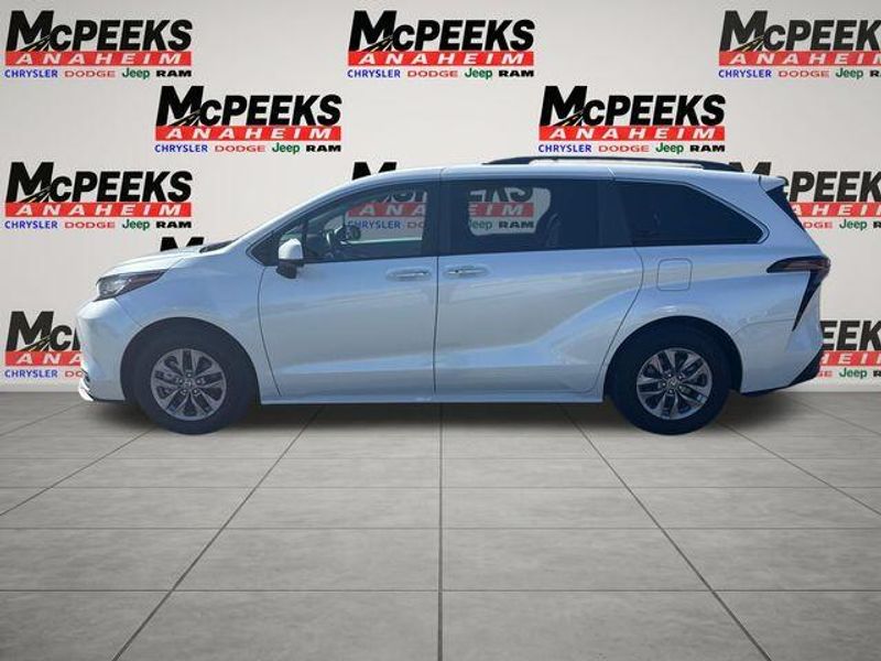 Used 2023 Toyota Sienna XLEImage 2