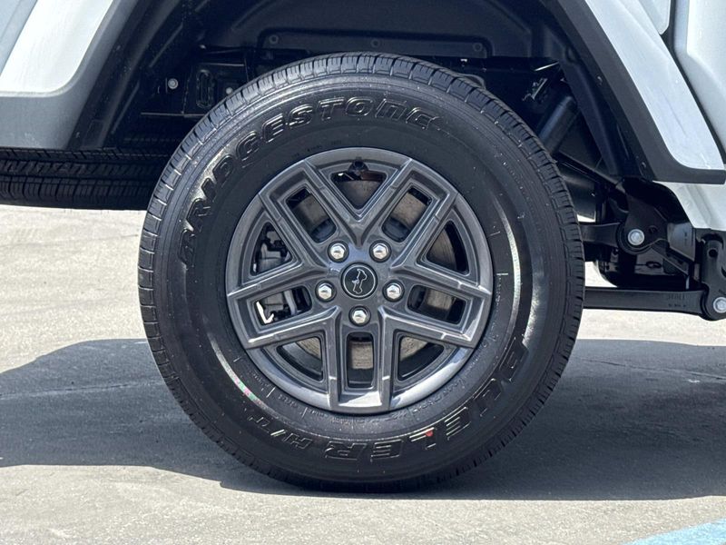 New 2026 Jeep Gladiator Sport S 4x4