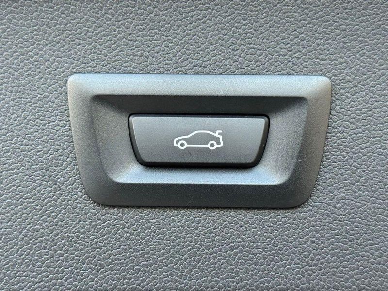 Used 2026 BMW iX xDrive45Image 17