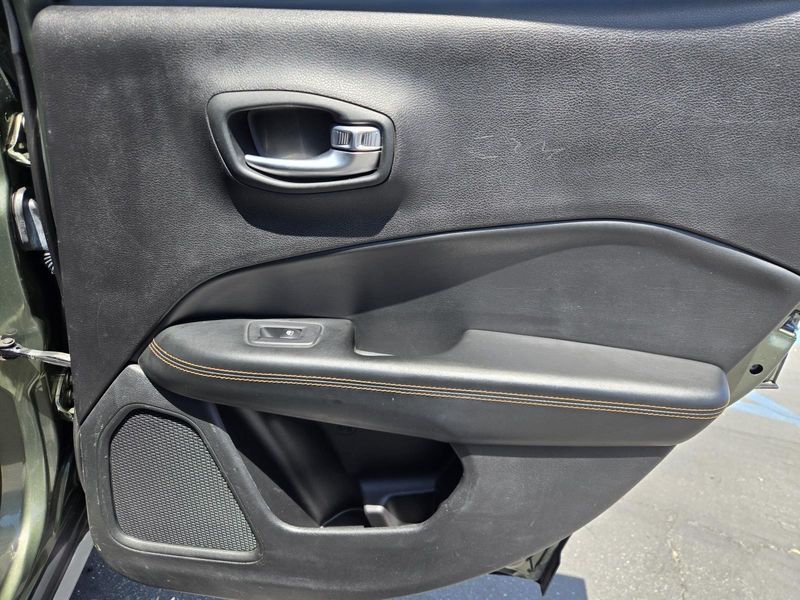 Used 2018 Jeep Compass Limited FWD