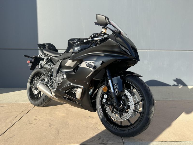 2025 Yamaha YZF-R7 Image 1