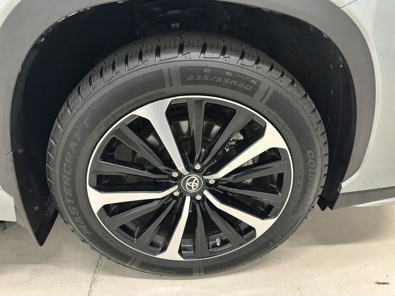 2021 Toyota Highlander XSE photo 6