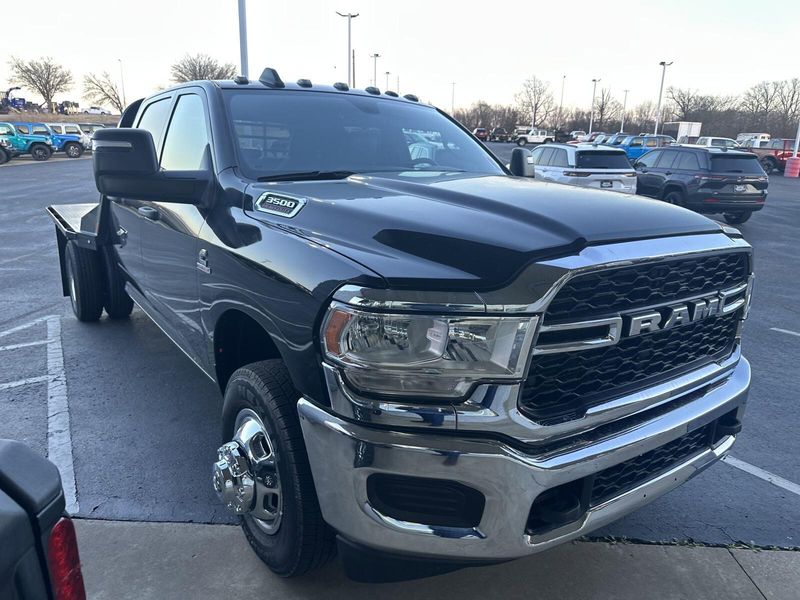 2024 RAM 3500 Tradesman Crew Cab Chassis 4x4 60