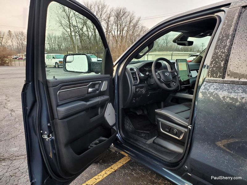 New 2026 RAM 1500 Laramie Crew Cab 4x4 5'7' Box