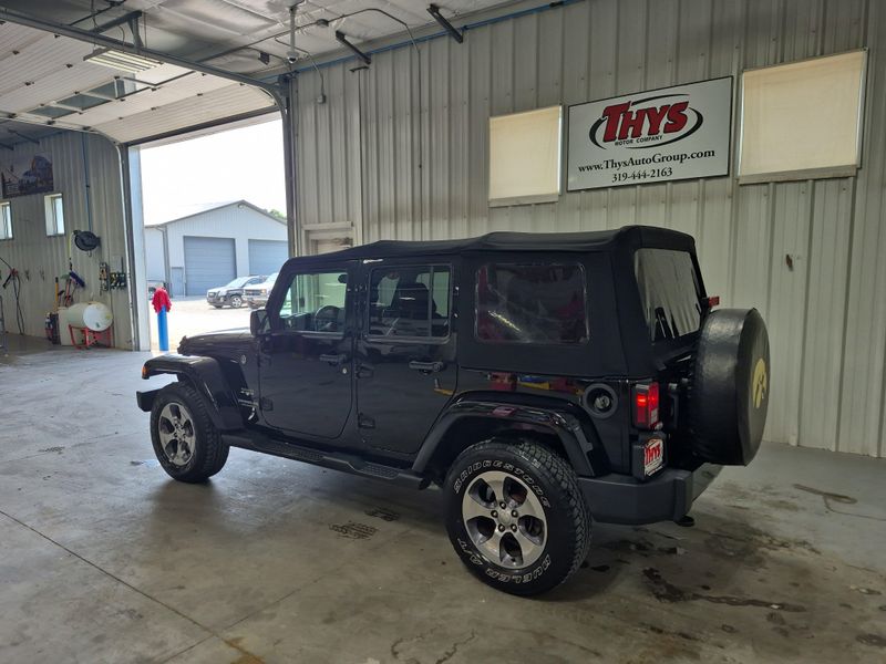 Used 2016 Jeep Wrangler Unlimited SaharaImage 18