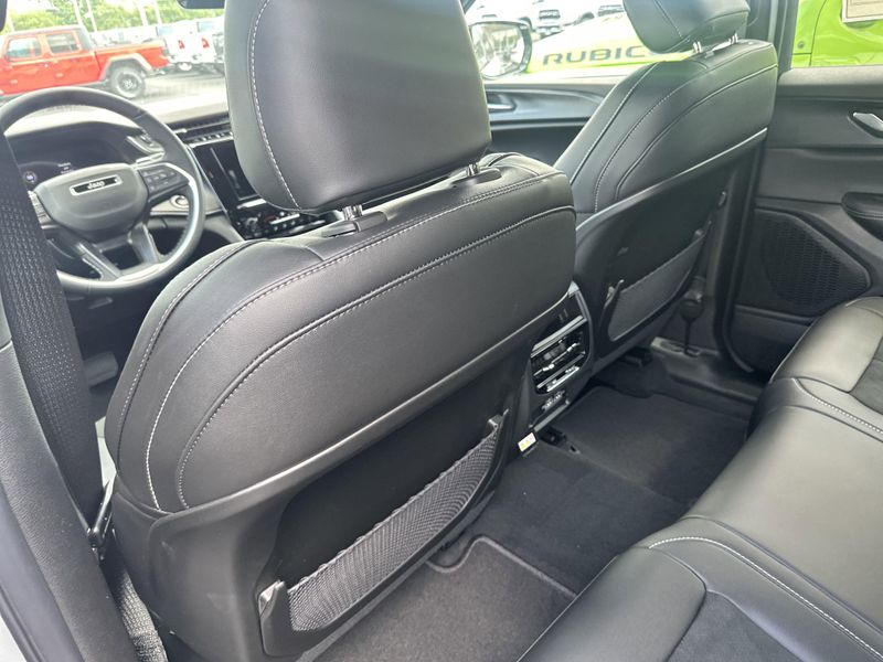 2025 Jeep Grand Cherokee Altitude X 4x4Image 16