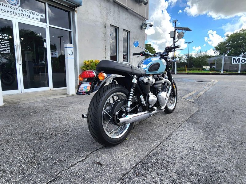 Used 2023 Triumph Bonneville Image 13