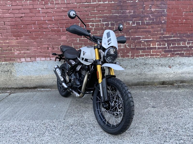 2026 Triumph SCRAMBLER 400 XC