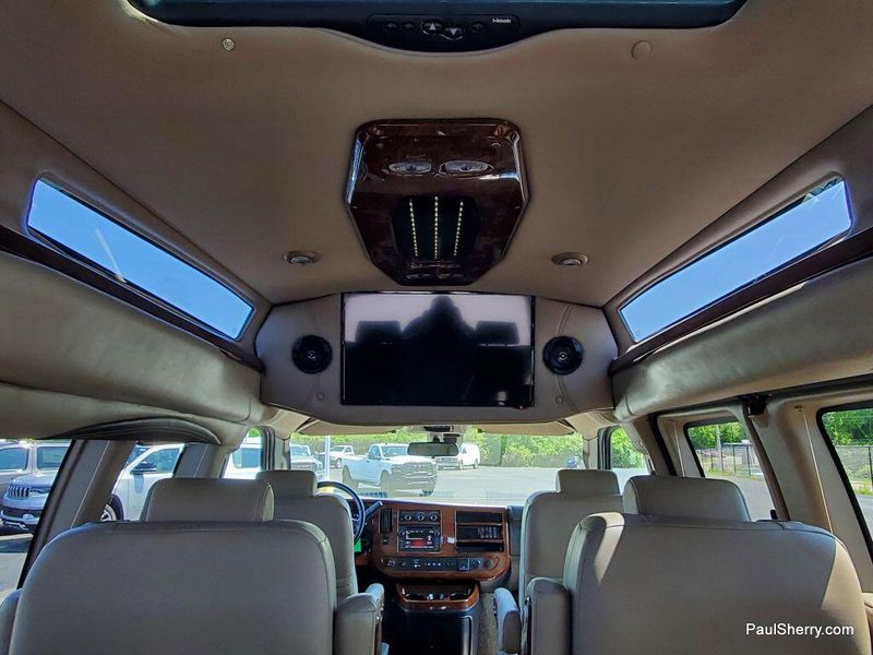 2020 GMC Savana Cargo Image 33