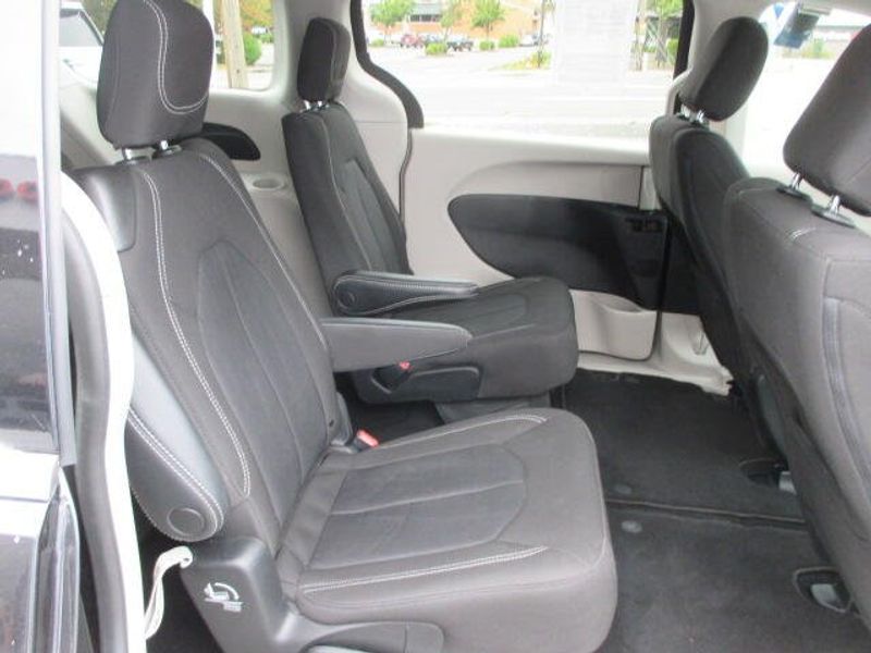 Used 2023 Chrysler Voyager LXImage 28