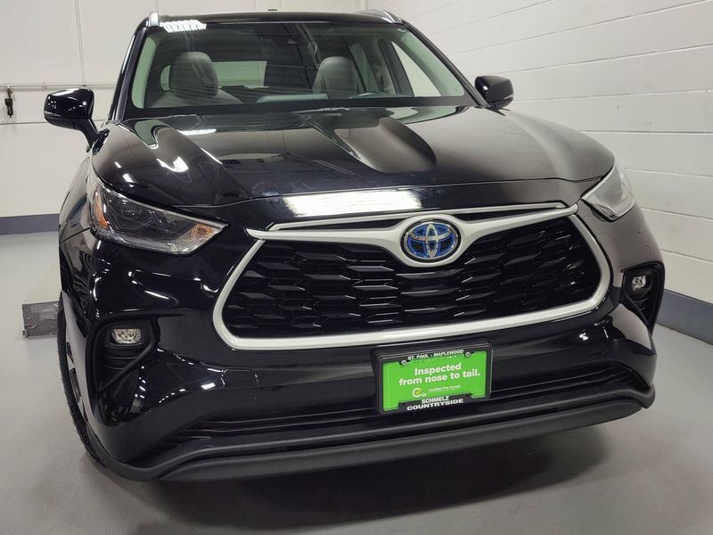 2021 Toyota Highlander Hybrid XLE AWD w/Sunroof/NavImage 2