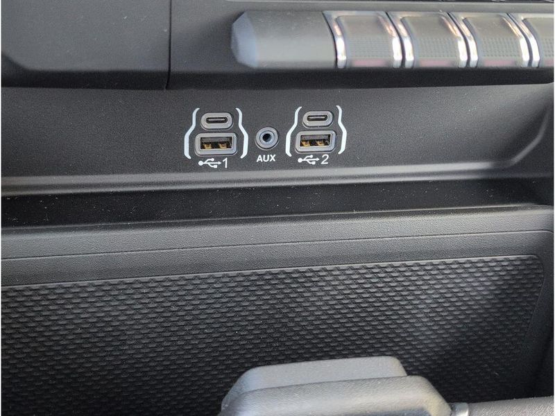 New 2026 RAM 1500 Express Crew Cab 4x4 5