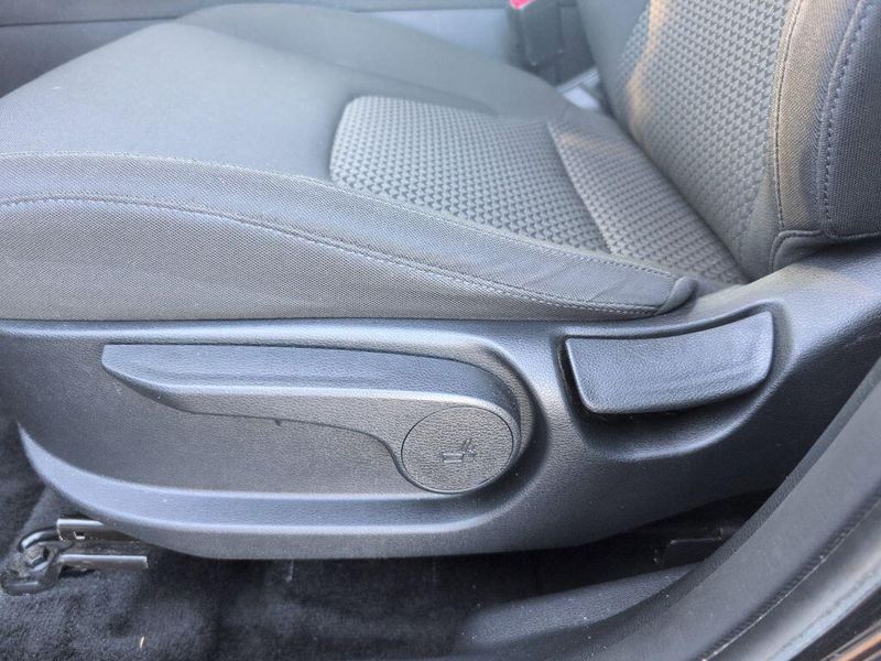2024 Kia Sportage LXImage 11