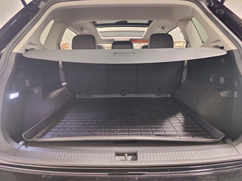 Used 2022 Volkswagen Tiguan SE AWD w/SunroofImage 11