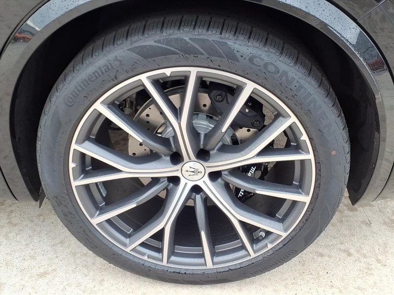 New 2026 Maserati Grecale ModenaImage 9