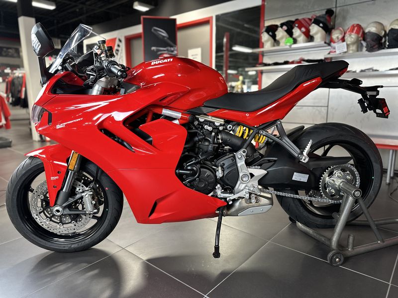 2024 Ducati SupersportImage 2