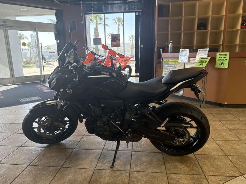 Used 2024 Yamaha MT-07 Image 10