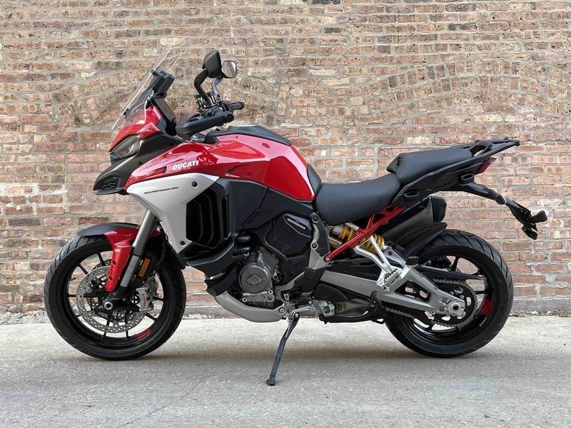 2022 Ducati Multistrada V4 S Red / Alloy Wheels  Image 5