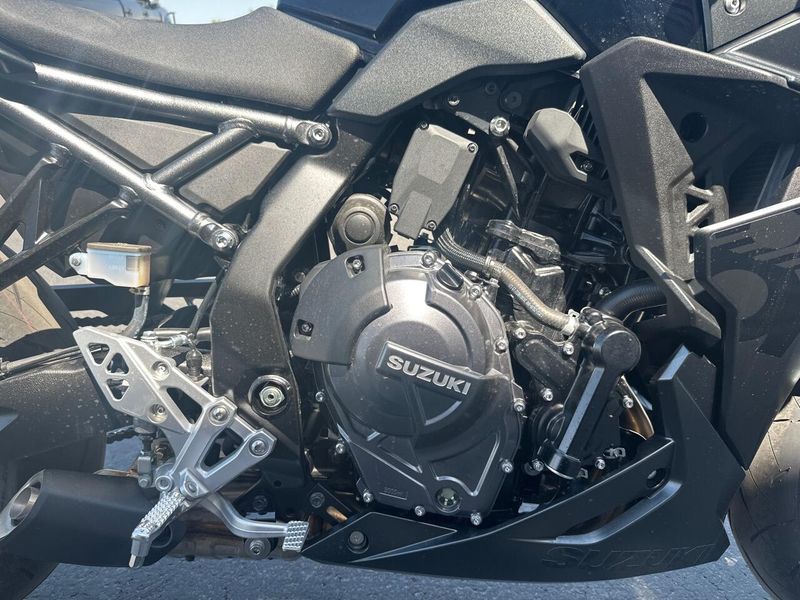 New 2025 Suzuki GSXS 8R 